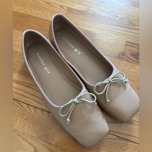 Madden women’s Tan Flats